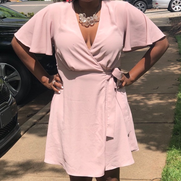 Nude Short sleeve wrap dresss - Picture 2 of 3